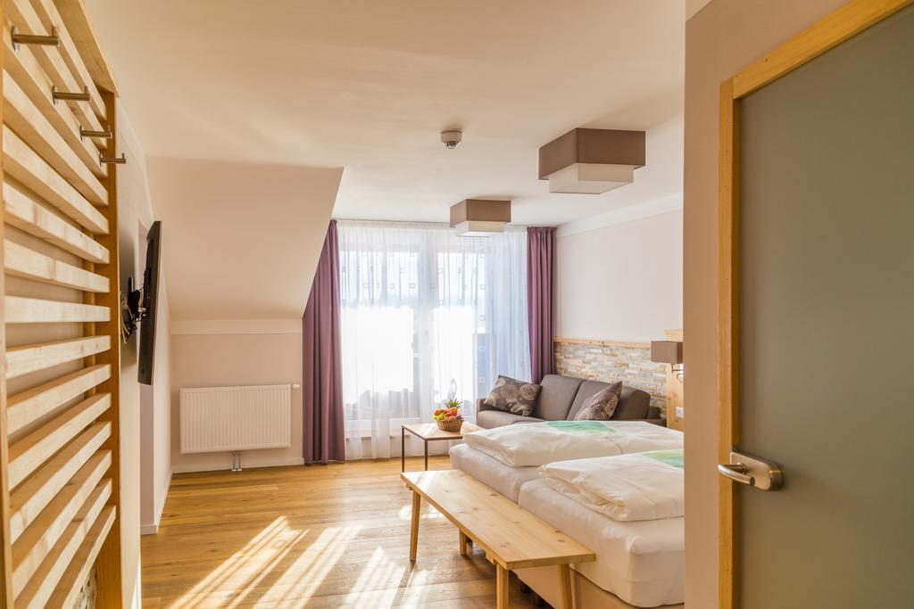 Hotel Christine Айзенберг Екстериор снимка